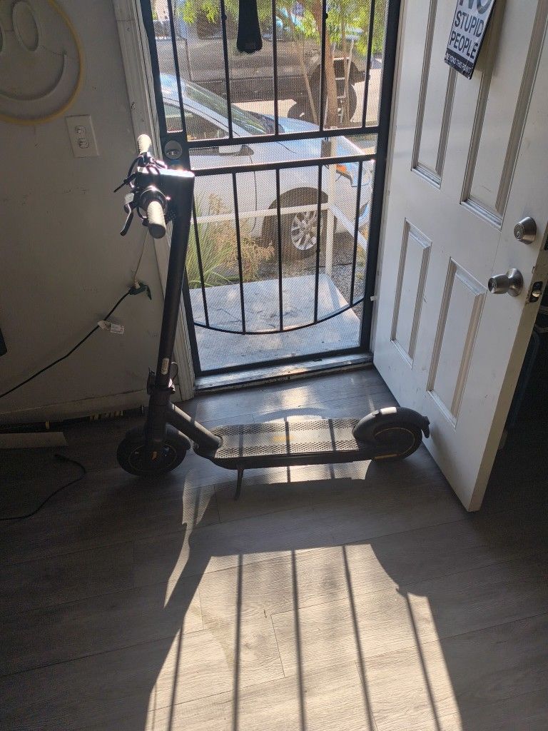 Ninebot Segway Scooter With Bike Lock