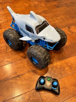 Monster Jam Megalodon RC Monster Truck