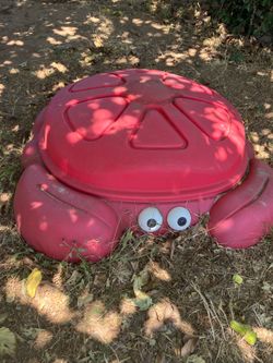 Crab sandbox