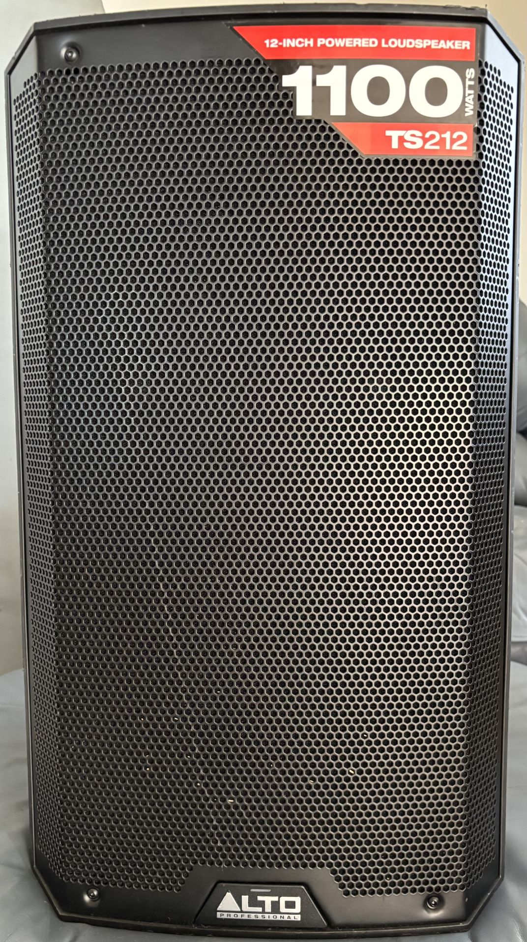 Alto Professional TS212, 12 Inch Powered Loudspeakers With