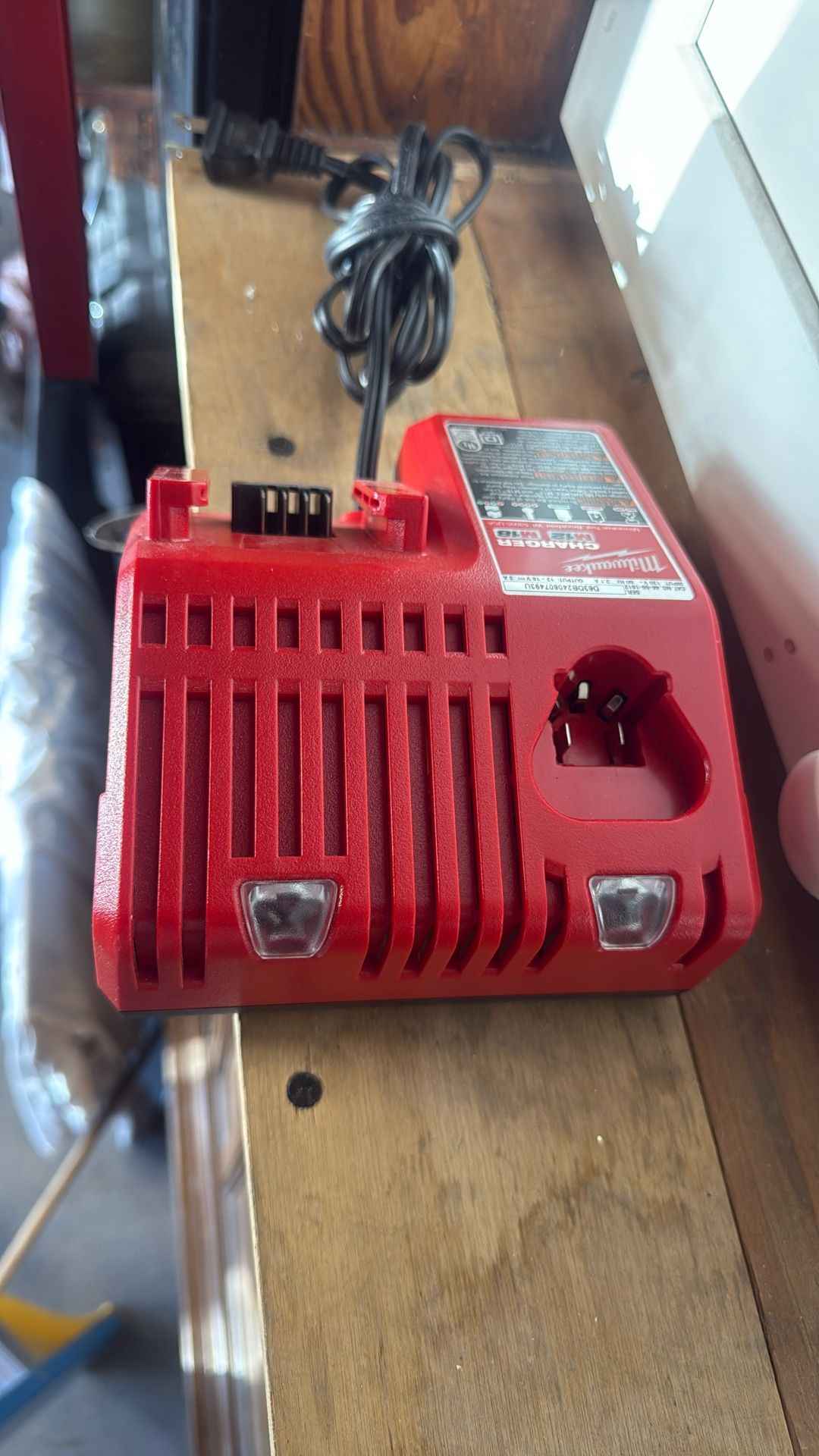 Milwaukee Charger M12 - M-18