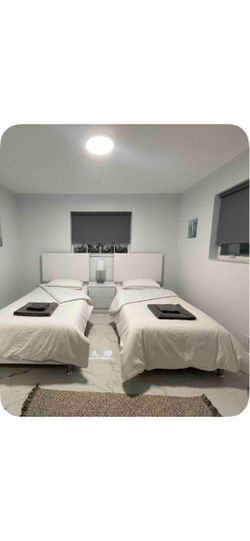 2queen bed with mattress ‘orthopedic like new and nightstand 2 queen bed with Microsoft orthopedic like new and nightstand