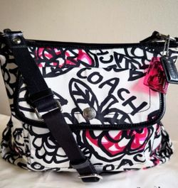 Vintage Coach Daisy Kyra Graffiti messenger bag with wallet $145 obo