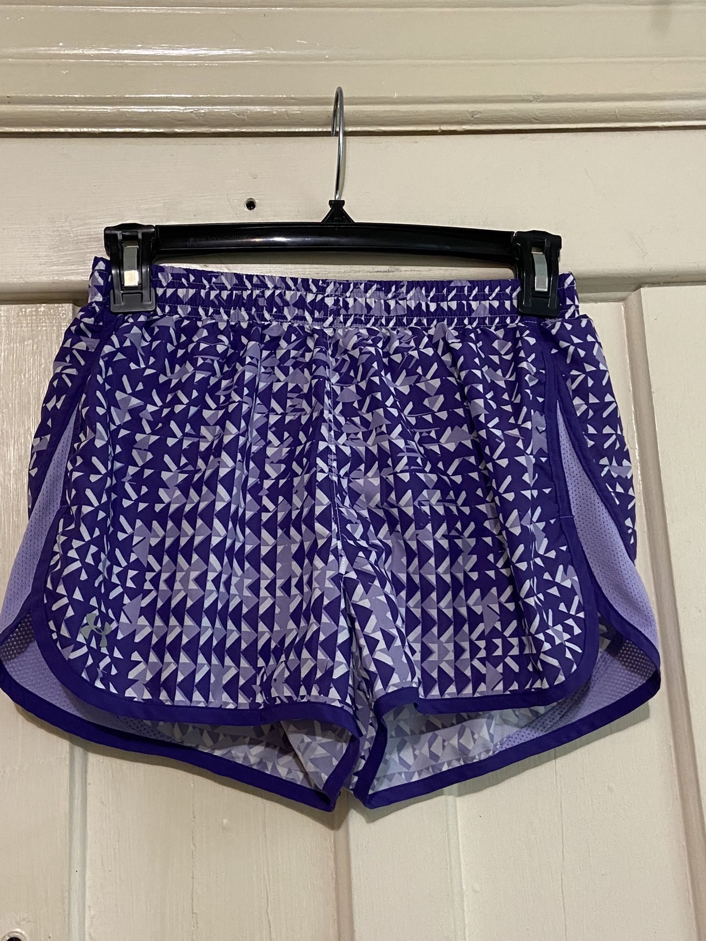 Under Armour heat gear women’s shorts size Small