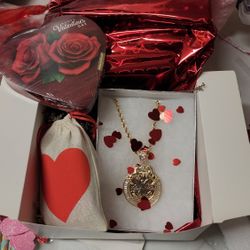 Valentine's Gift Box Surprise 