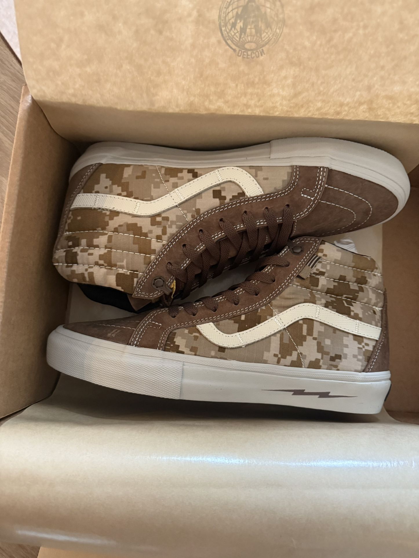 Defcon Sk8 Vans Notchback Pro Vans Syndicate Vans Sk8 Hi Camo Vans 