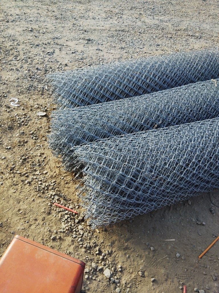 11 gAuge 6'× 50' Chain Link Fence