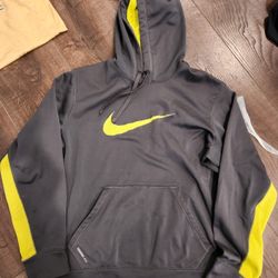 Nike Hoodie Therma Fit size M