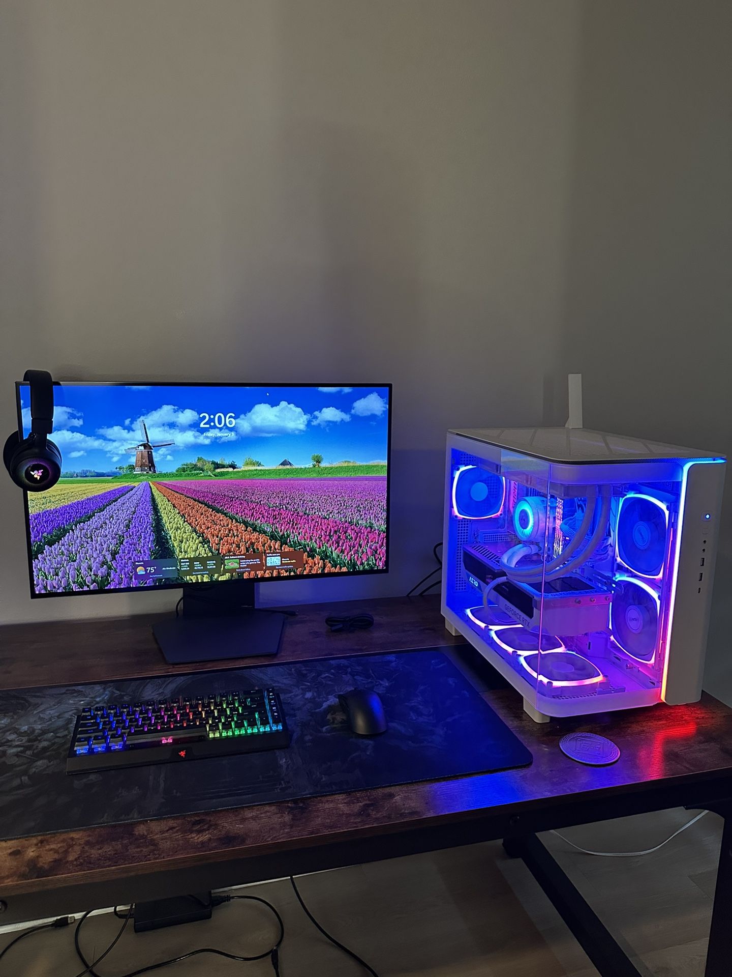 🔥 High-End RGB Gaming PC + 4K 240Hz LG Monitor + Razer Setup - RTX 4080 SUPER 🔥