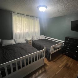 Full Bunk Bed with Trundle – Solid Wood