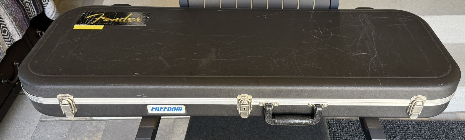 SKB Hard shell electric guitar case