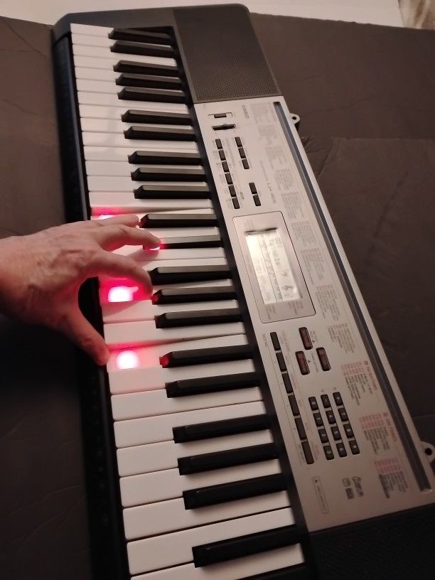 Casio LK-165 With 61 Keys