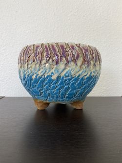 New Handmade Organic Pottery - Round Ceramic Pot Planter with Feet