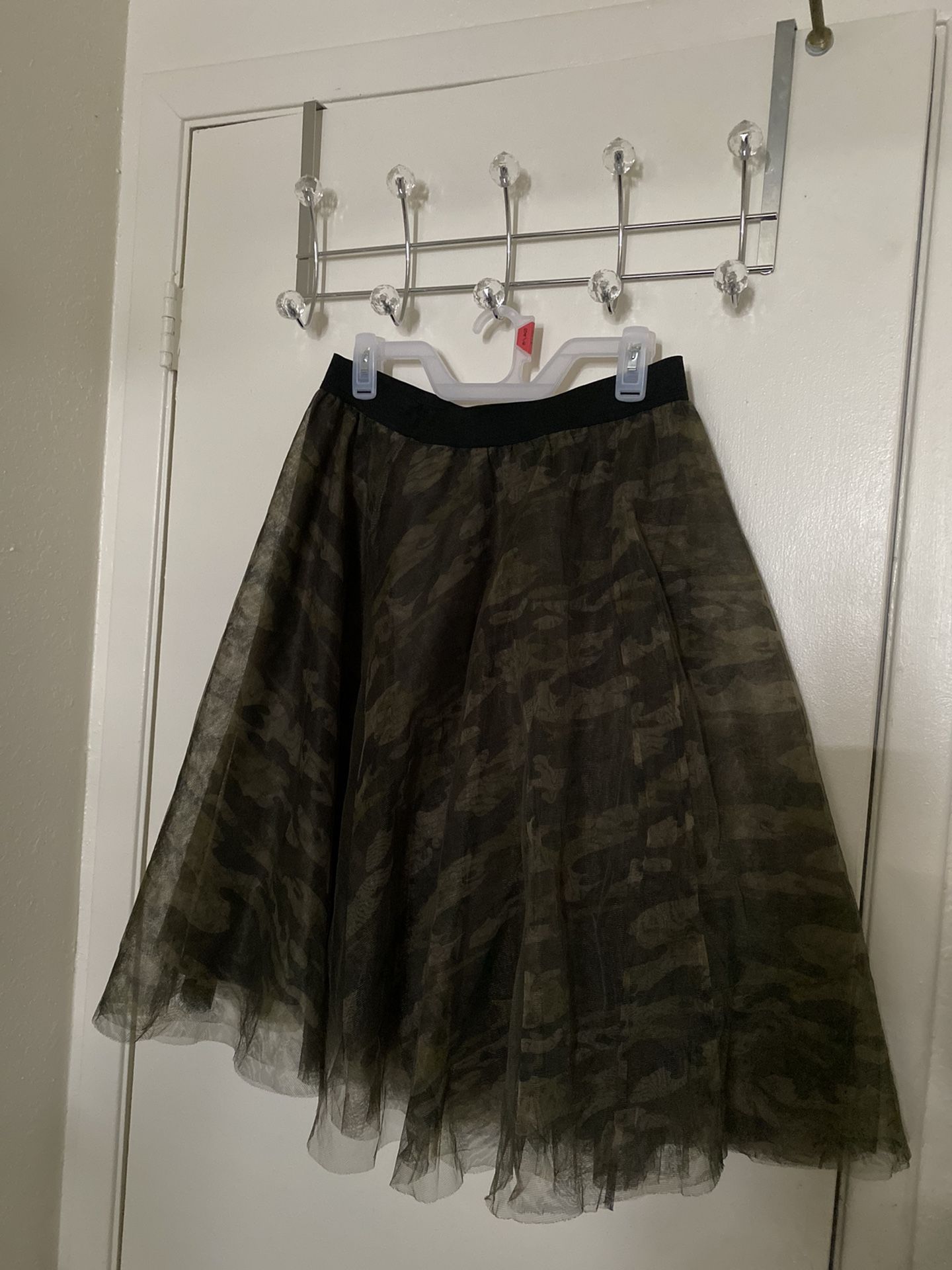 Camo tulle skirt...Large/XL...spandex waist