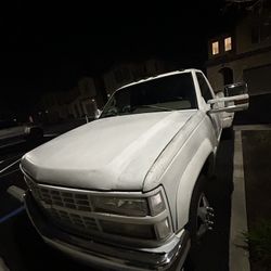HD Hood White