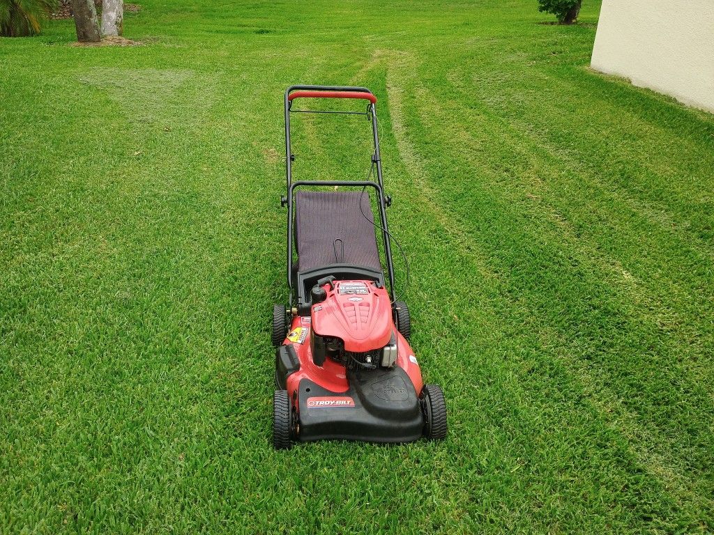 21-in Troy-Bilt Lawn Mower Self-propelled 190cc