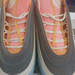 NIKE AIR MAX size 12