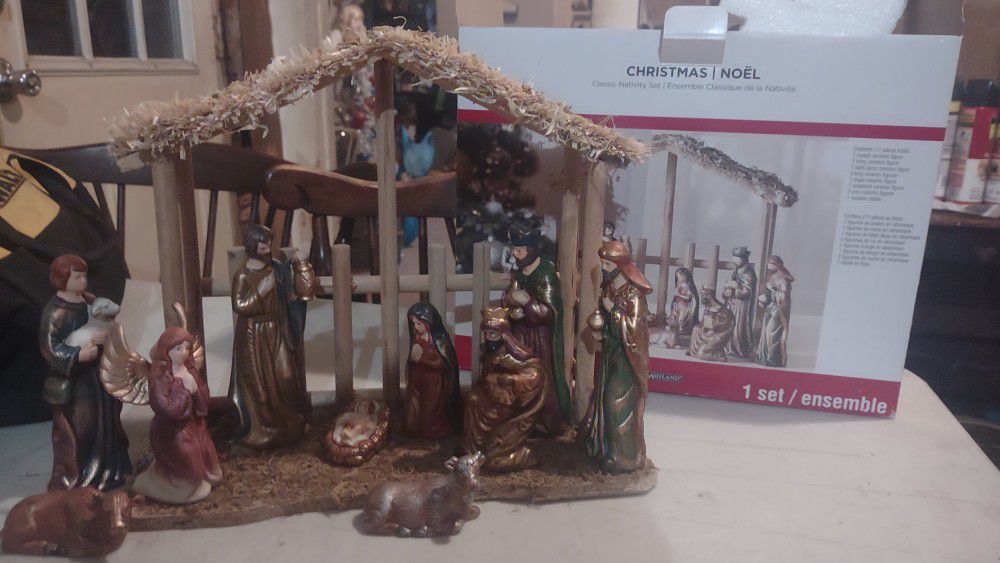 11pc Classic Christmas Nativity Set