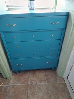 Chest of drawers