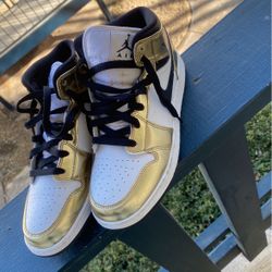 Jordan 1s Gold 