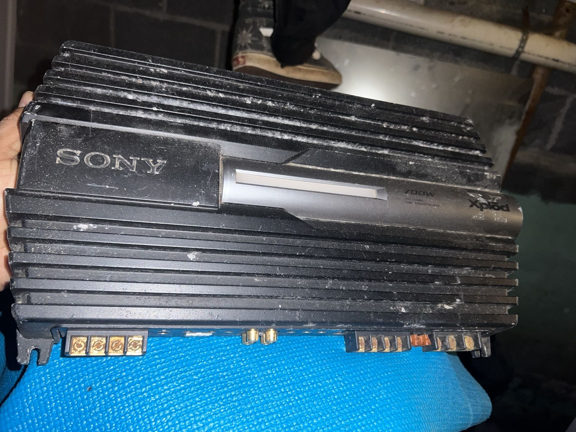 I Got Amplifier Xplore Sony 700w And Stereo Pioneer With 2 Speakers