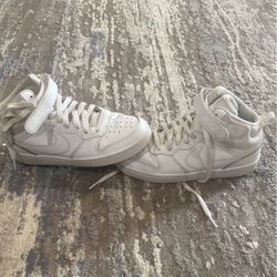 White Nike/6y