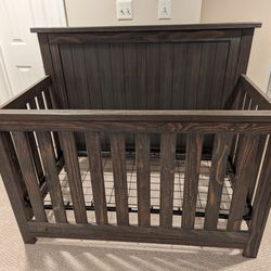 Crib And Mattress: Convertible Crib/Toddler Bed/Day Bed/Full Bed