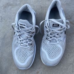 Nike mens shoes size 10