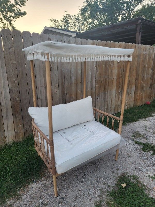 Better Homes & Gardens Willow Sage All-Weather Wicker Outdoor Canopy Chair