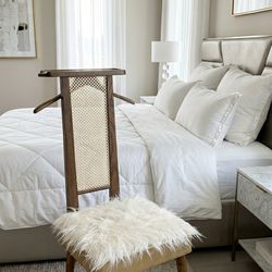 ​🌟 UNIQUE Mid-Century Style Women's Valet Chair & Compact Clothing Organizer 🌟