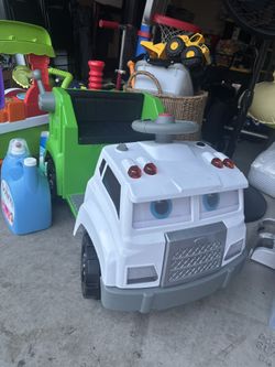 Garbage Truck Driving Toy