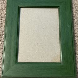 Gently Used Numerous Picture Frames 5”x7”