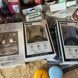 Different Prices iPhone Cables New And Earbuds Wireless 15$- 20$ And 25$ 