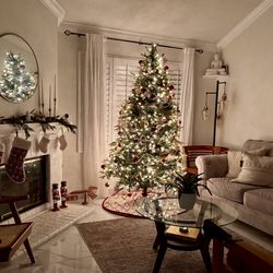 Pre-lit Christmas tree 7ft