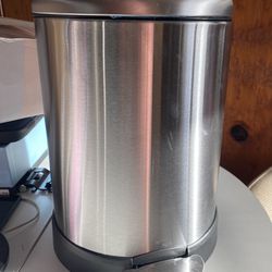 Brand New Glad 4.7L Stainless Steel Step Can