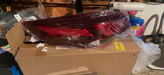 17-21 Elantra Tail Light