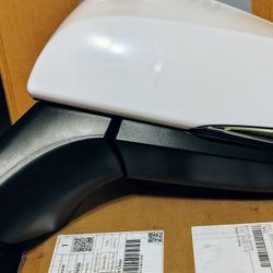 Toyota RAV4 2019 White Side Mirror Left
8 wired power lamp heat bsm