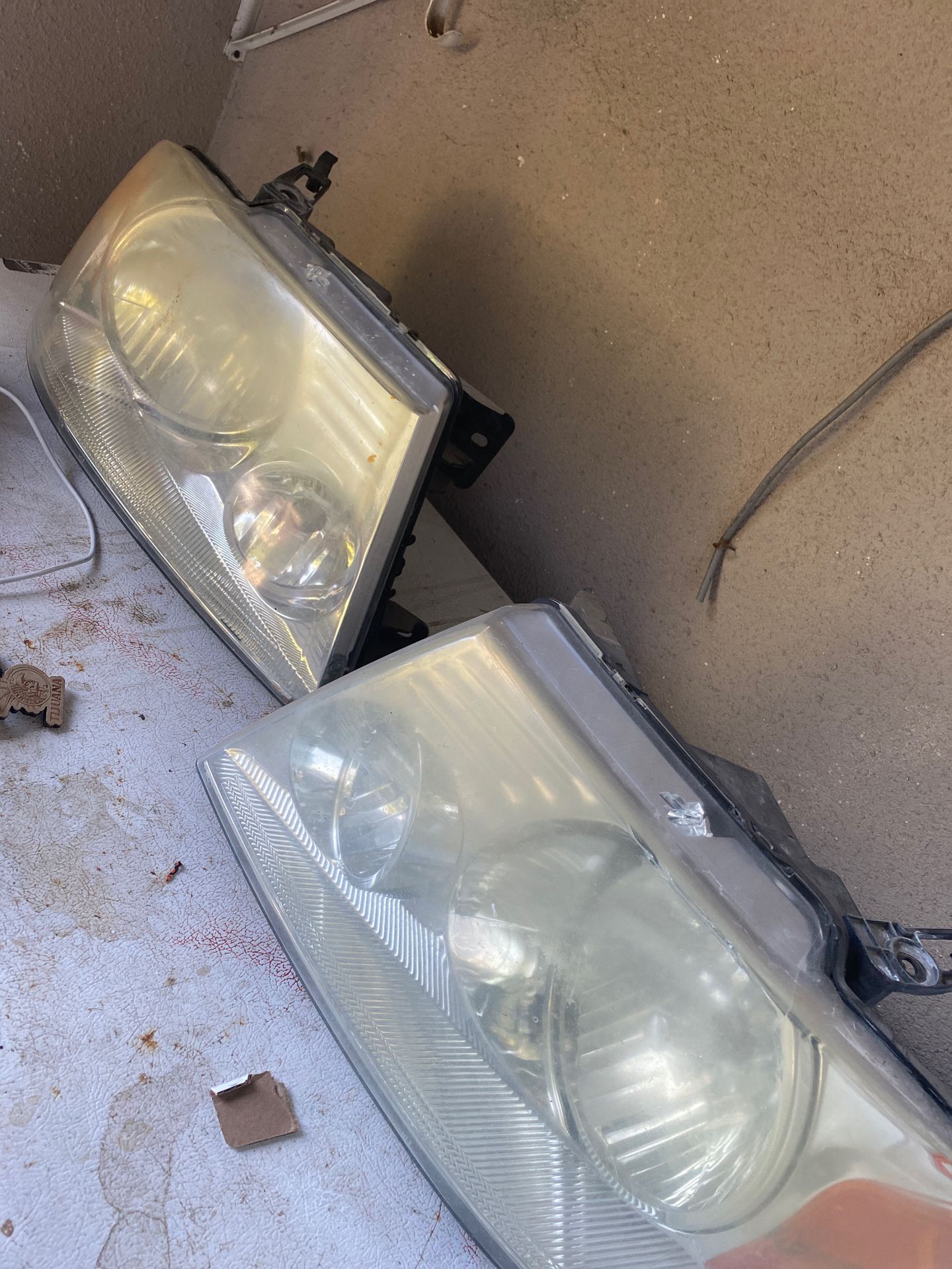 06 Ford F-150 headlights pair