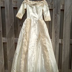 Wedding Dress, Size 5-6 by William Cahill of Beverly Hills (ca. 1961) 