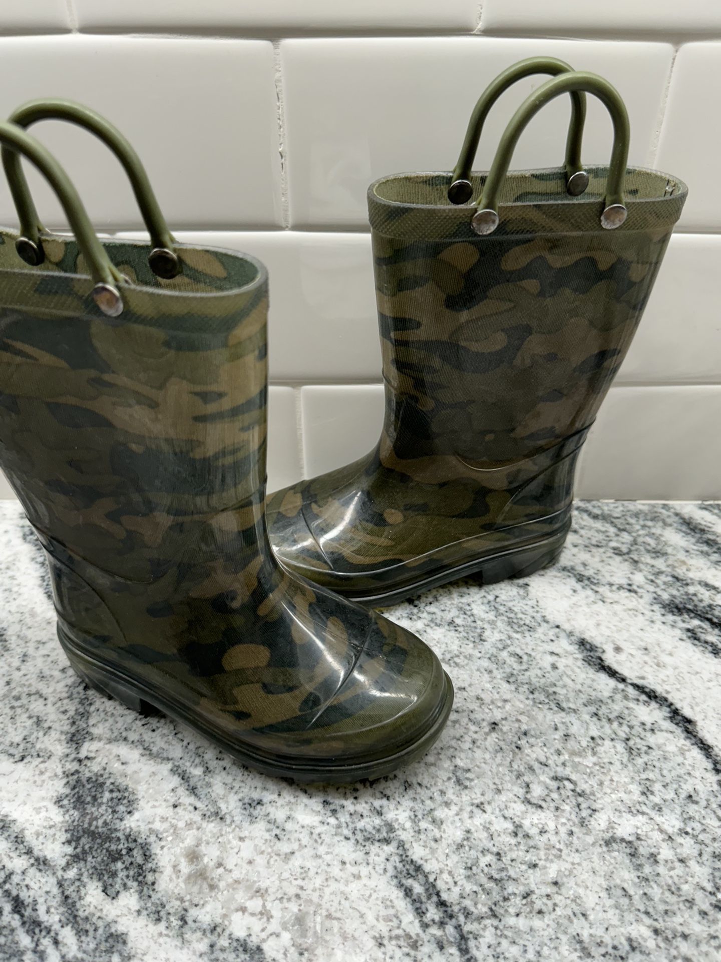 Rain Boots 7/8 Toddler