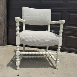 Beautiful Farm House Style Shabby Chic Accent Chair 