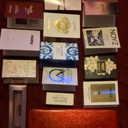 Perfume Samples Plus Makeup Bag 15$