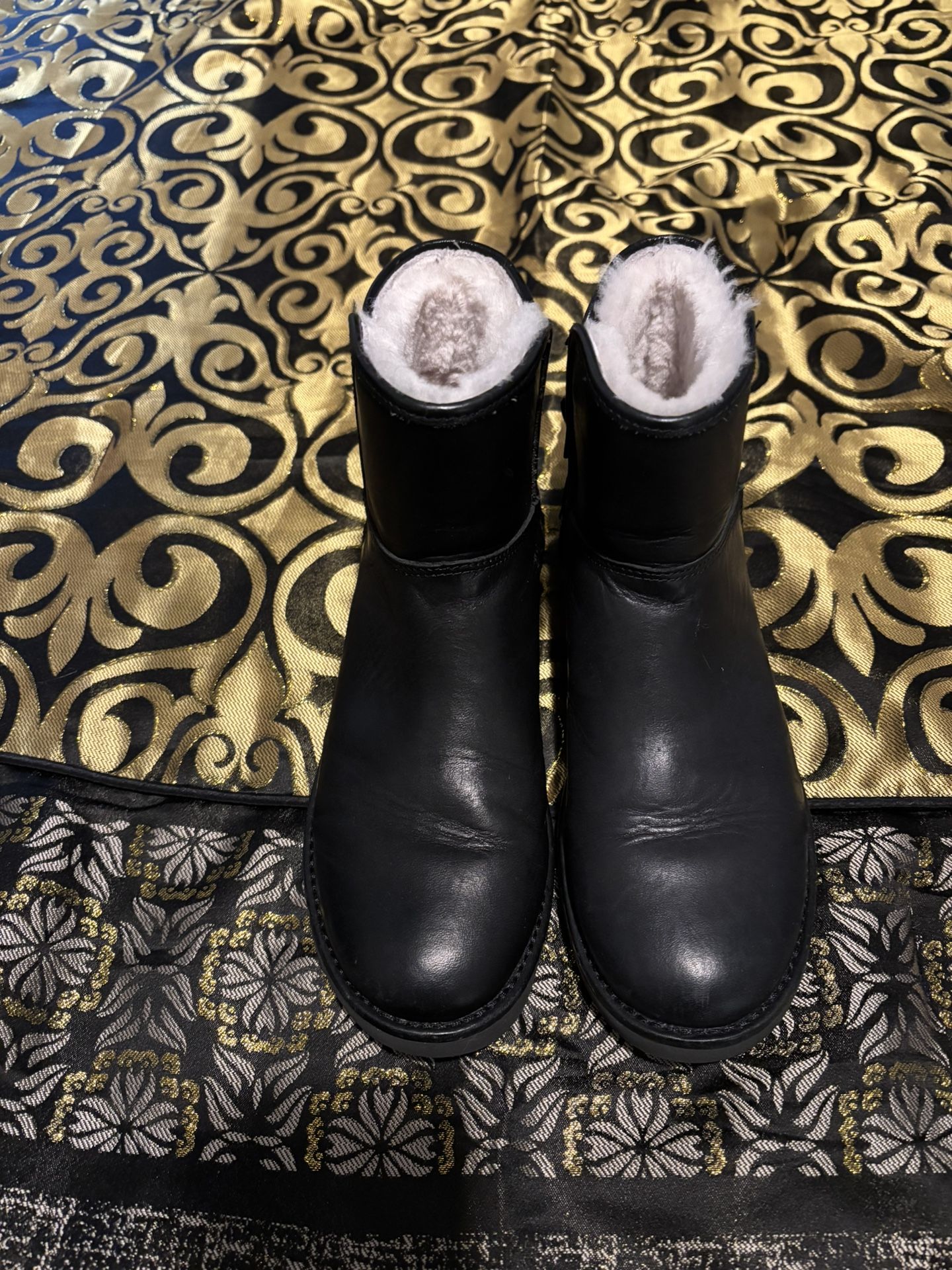 Women’s Size 8 UGG Boots