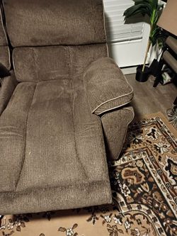 Recliner sofa that rocks and couch sofa 100$