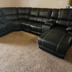 Leather Black Sectional (Dash financing Options Available)