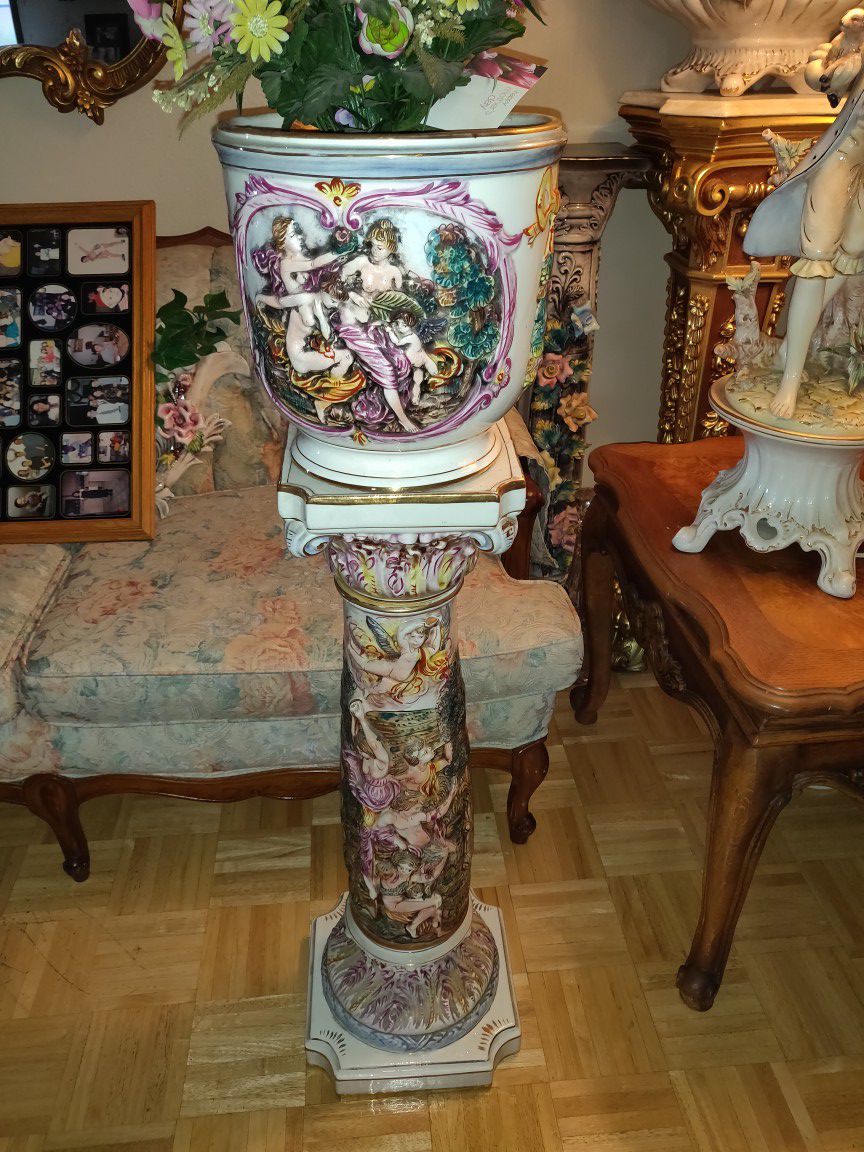 Vintage Capodimonte Vase and pedestal