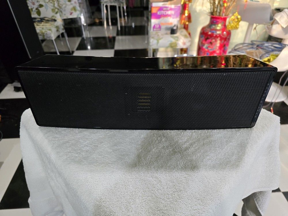 Martin Logan Motion 6 CenterChannel Speakers. Excellent condition