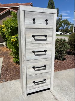 Rustic Gray 5 Drawer Dresser Chest of Drawers Furniture Great Condition