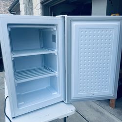 Danby 3.2 cu. ft. Upright Freezer (Read Description)