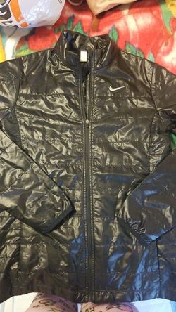 Black women nike windbreaker size small